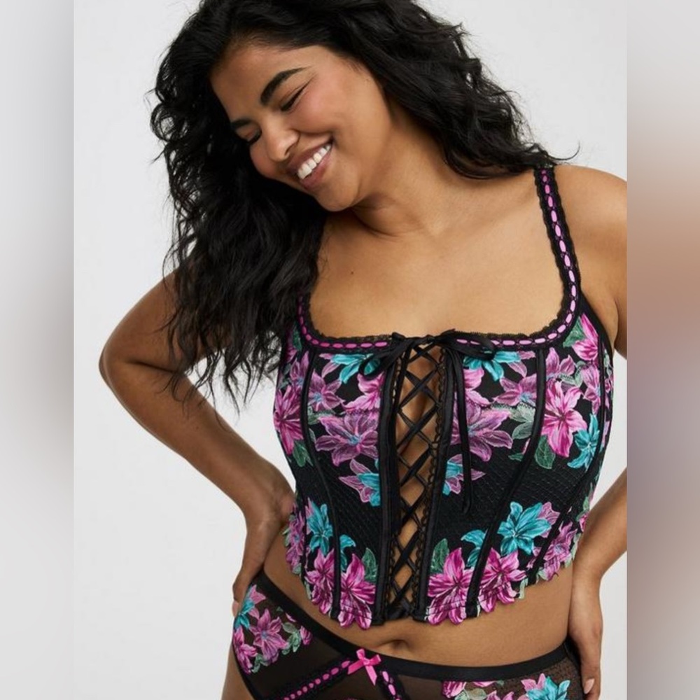 Torrid Nova ribbon 🎀 bustier
